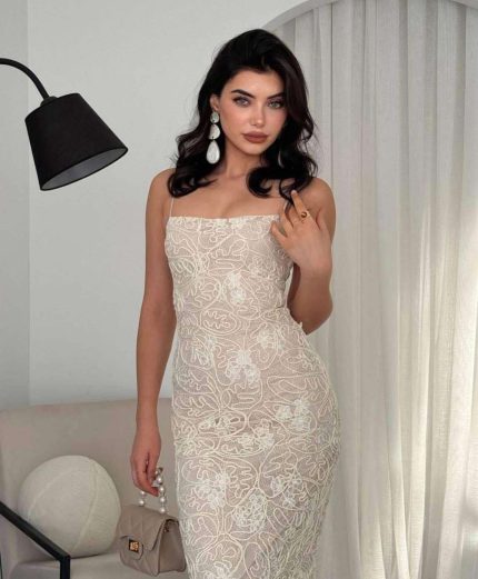 Фустан со чипка